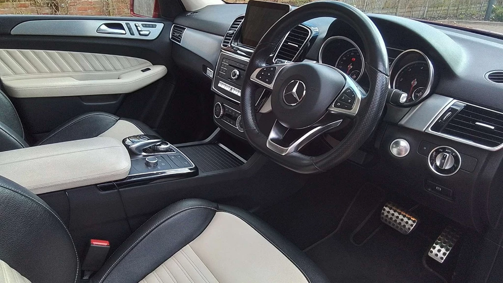 Mercedes-Benz GLE Class 2.1 GLE250d AMG Line (Premium) G-Tronic 4Matic Lovely Specification